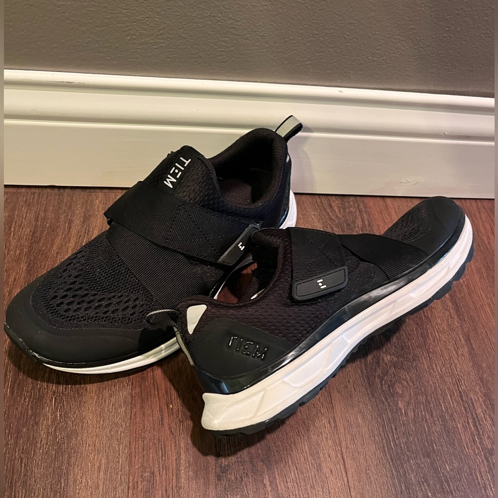 Tiem slip stream spin/weight training. Try on pair, never used. Size 7 - black
